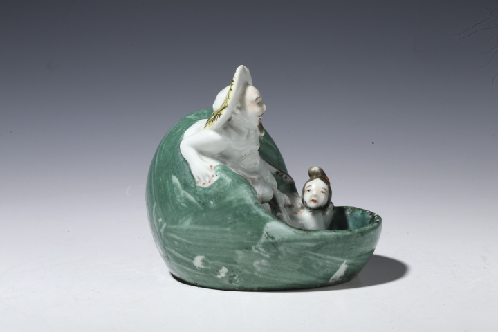 古玩陶瓷·粉彩漁翁戲蚌筆洗
真品鑒賞圖