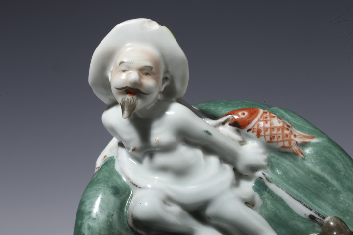 古玩陶瓷·粉彩漁翁戲蚌筆洗
真品鑒賞圖