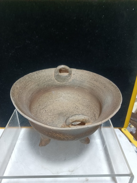 古玩陶瓷戰漢雙耳三足硬陶鼎拍賣，當前價格2000元