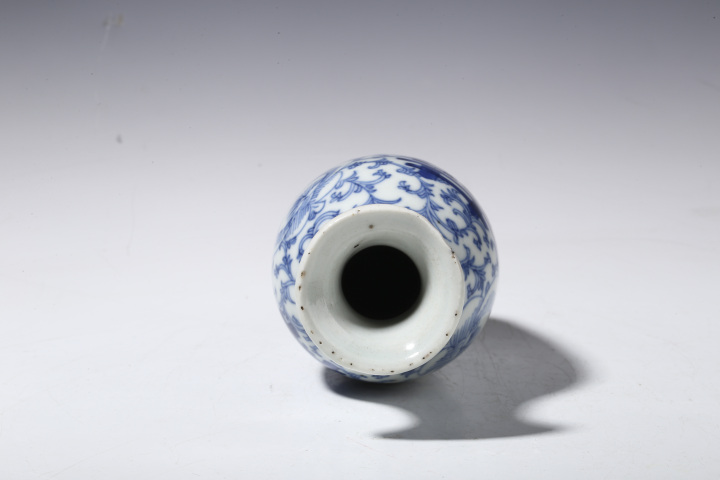 古玩陶瓷清中期·青花纏枝喜字紋瓶拍賣，當前價格108元