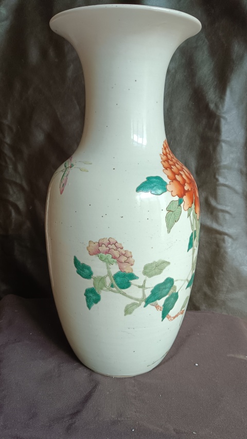 古玩陶瓷慎德堂制款花卉紋粉彩瓶拍賣，當前價格9999元