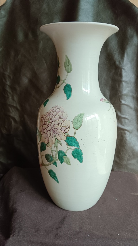 古玩陶瓷慎德堂制款花卉紋粉彩瓶拍賣，當前價格9999元