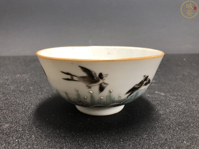 古玩陶瓷大清同治年製本朝官窯款粉彩海晏升平茶園拍賣,當前價格1850元