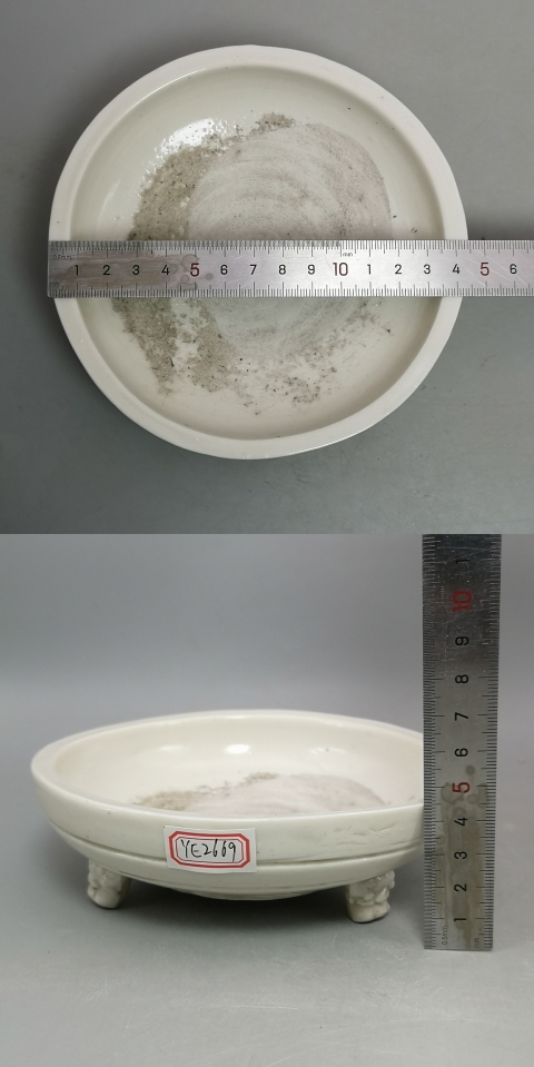 古玩陶瓷清晚期白釉三足小洗拍賣,當前價格2000元