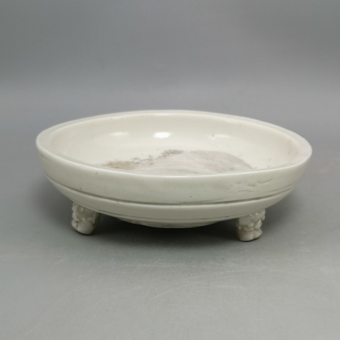古玩陶瓷清晚期白釉三足小洗拍賣,當前價格2000元