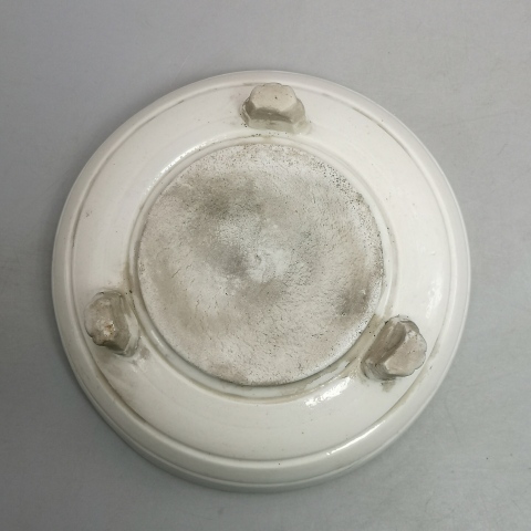 古玩陶瓷清晚期白釉三足小洗拍賣,當前價格2000元