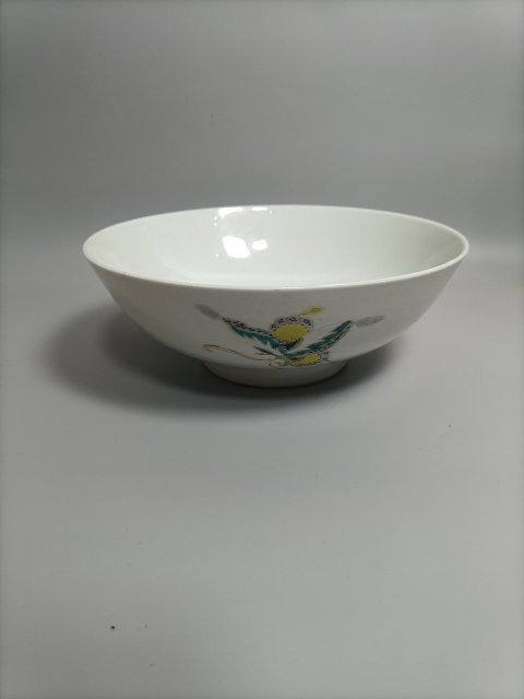 古玩陶瓷晚清花蝶紋粉彩大碗拍賣，當(dāng)前價(jià)格2600元