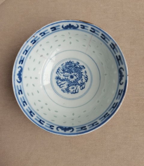 古玩陶瓷玲瓏瓷龍紋碗拍賣，當前價格1900元
