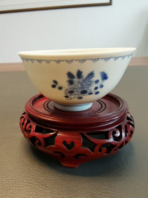 古玩陶瓷大清光緒年製官窯本朝款青花花卉紋茶圓拍賣,當前價格3500元