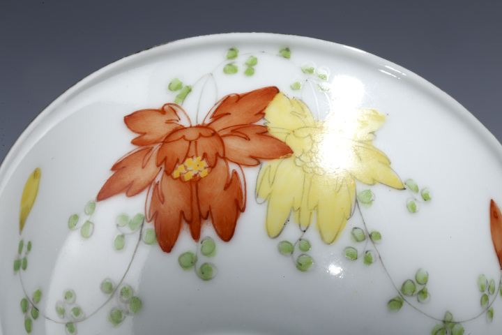 古玩陶瓷·粉彩花卉紋碗一對(duì)
真品鑒賞圖