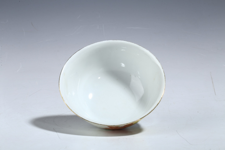 古玩陶瓷·粉彩花卉紋碗一對(duì)
真品鑒賞圖