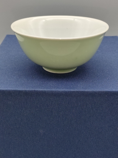 古玩陶瓷清末民初，豆青釉茶碗拍賣，當前價格500元