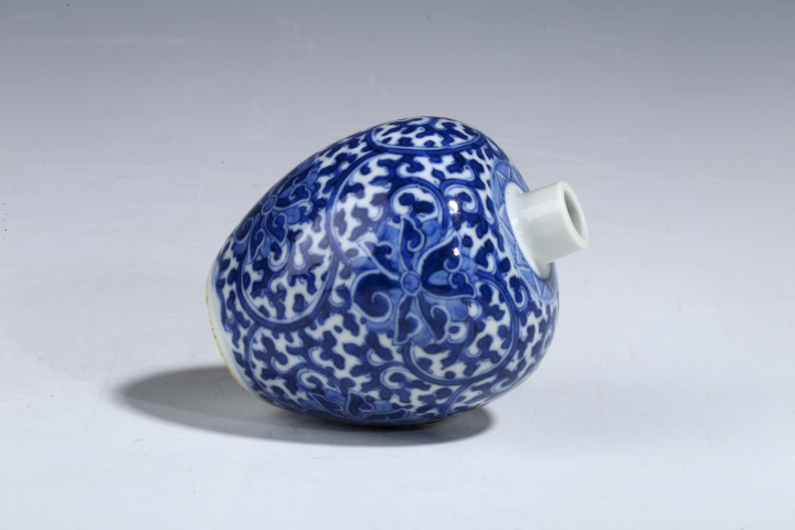 中国美術 青花 纏枝蓮花紋 小壷 鼻煙壷 6cm 送料無料 青花纏枝蓮紋蓋碗 PF005 | Looking For 物色