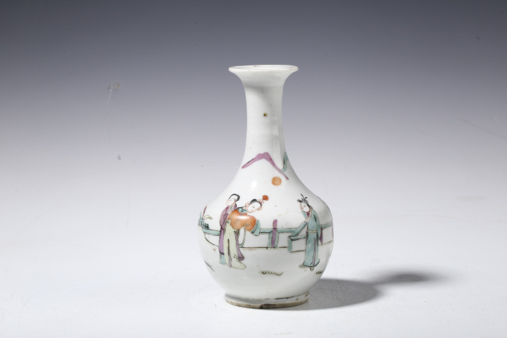 古玩陶瓷清晚·粉彩人物故事紋撇口瓶
拍賣，當前價格0元