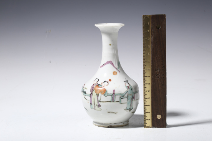 古玩陶瓷清晚·粉彩人物故事紋撇口瓶
拍賣，當前價格0元