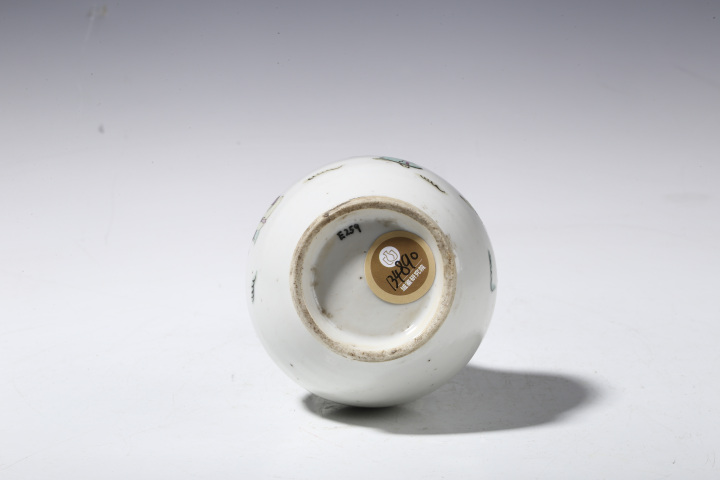 古玩陶瓷清晚·粉彩人物故事紋撇口瓶
拍賣，當前價格0元