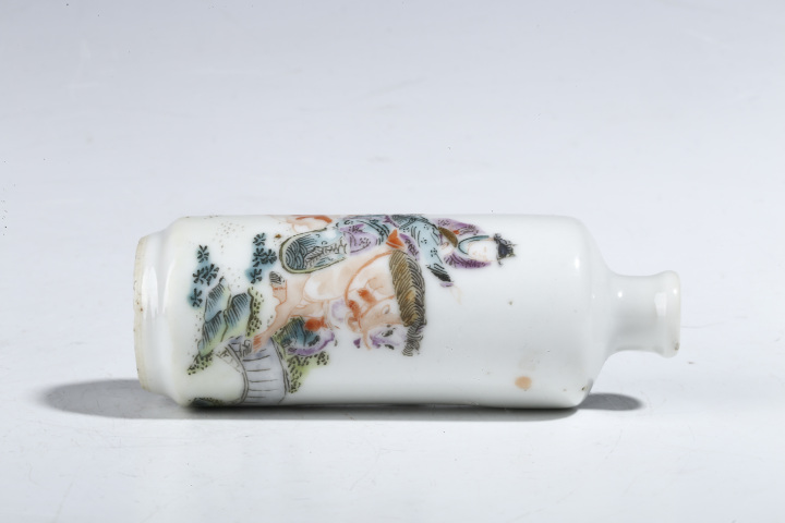 古玩陶瓷晚清·粉彩馭馬圖鼻煙壺真品鑒賞圖