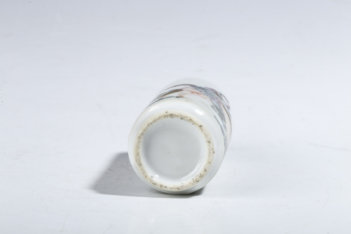 古玩陶瓷晚清·粉彩馭馬圖鼻煙壺真品鑒賞圖