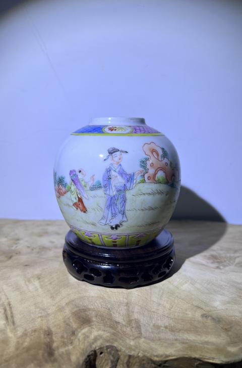 古玩陶瓷【精品細路民窯】粉彩攜琴訪友人物故事紋小罐拍賣,當前價格3000元