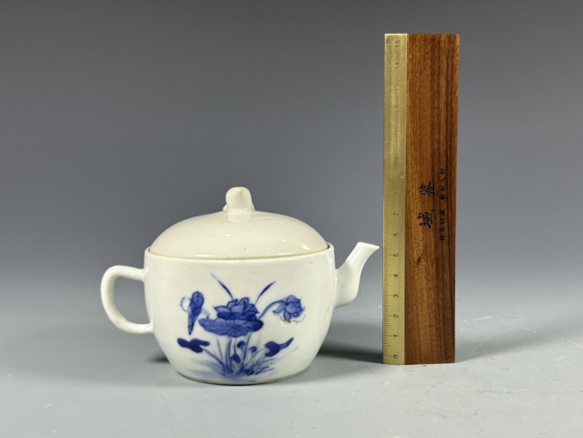 古玩陶瓷晚清·青花無雙譜人物參壺拍賣,當前價格1700元