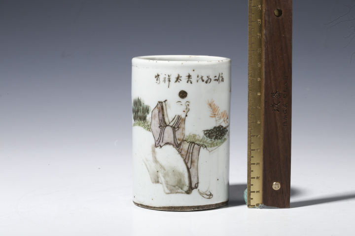 古玩陶瓷民國·淺絳彩人物紋筆筒拍賣,當前價格432元