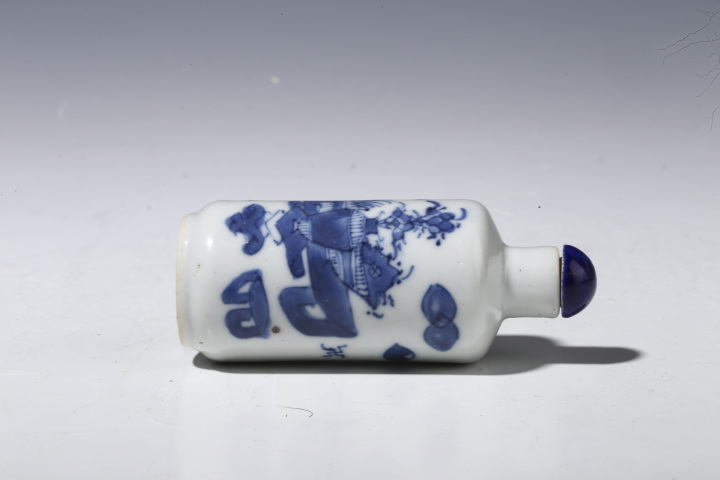 古玩陶瓷晚清·青花博古紋鼻煙壺拍賣,當(dāng)前價(jià)格198元