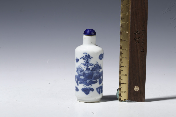 古玩陶瓷晚清·青花博古紋鼻煙壺拍賣,當(dāng)前價(jià)格198元