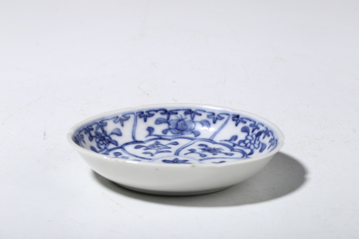 古玩陶瓷清乾隆·青花開窗花卉紋花口筆舔拍賣,當(dāng)前價格432元