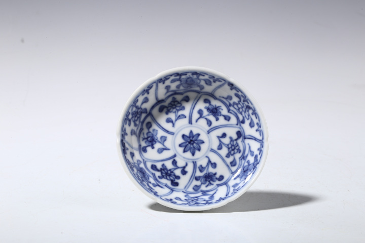 古玩陶瓷清乾隆·青花開窗花卉紋花口筆舔拍賣,當(dāng)前價格432元