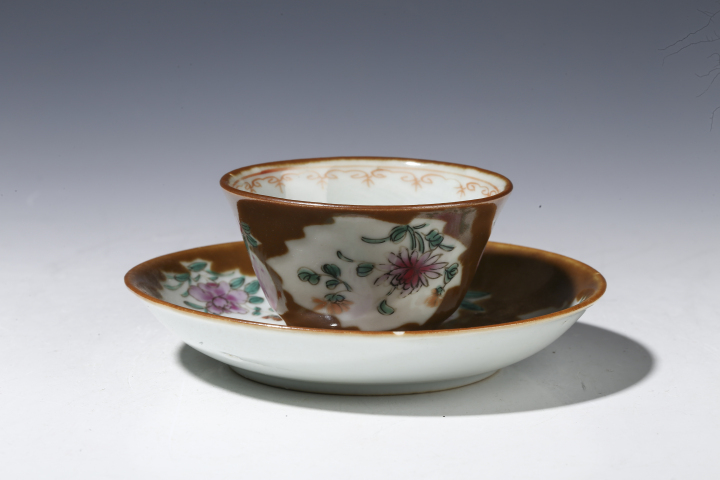 粉彩花樹紋杯 雍正御製 款 金彩 清時代 擺件 中国古玩唐物骨董時代物 A825 粉彩花樹紋杯 雍正御製 款 金彩 清時代 擺件 中国古玩唐物骨董