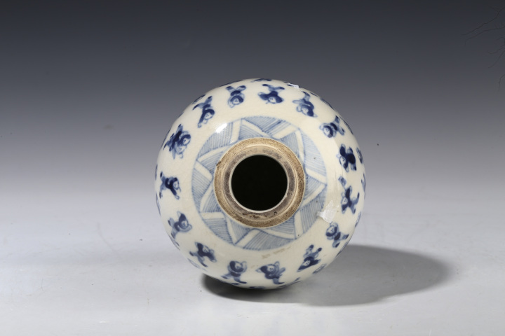 古玩陶瓷清光緒·煨瓷青花百子?jì)霊驁D蓋罐
真品鑒賞圖