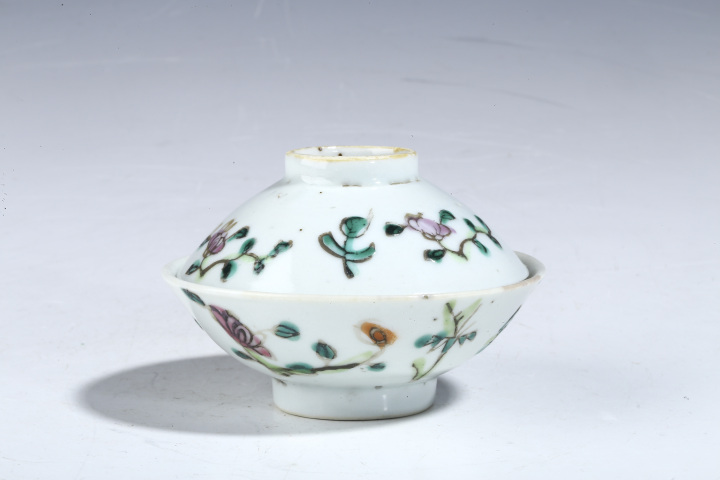 古玩陶瓷民國(guó)·粉彩花卉紋器蓋兩只真品鑒賞圖