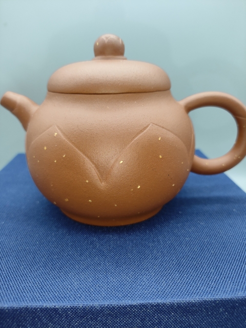 古玩雜項(xiàng)文氣稀缺雙底款,美品原礦紅泥菊蕾壺拍賣,當(dāng)前價(jià)格399元