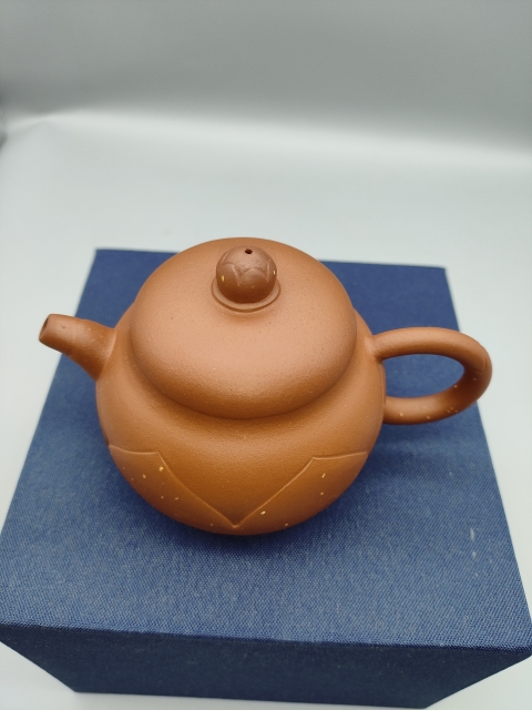 古玩雜項(xiàng)文氣稀缺雙底款,美品原礦紅泥菊蕾壺拍賣,當(dāng)前價(jià)格399元