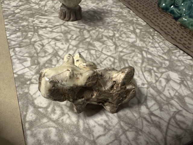 古玩陶瓷遼金白釉點彩擺件拍賣,當(dāng)前價格3000元