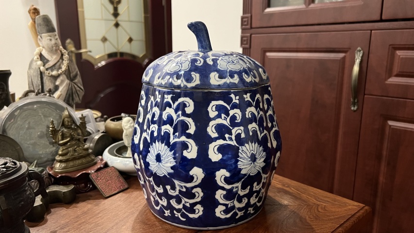 古玩陶瓷花卉紋青花蓋罐拍賣,當前價格199元