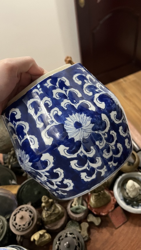 古玩陶瓷花卉紋青花蓋罐拍賣,當前價格199元