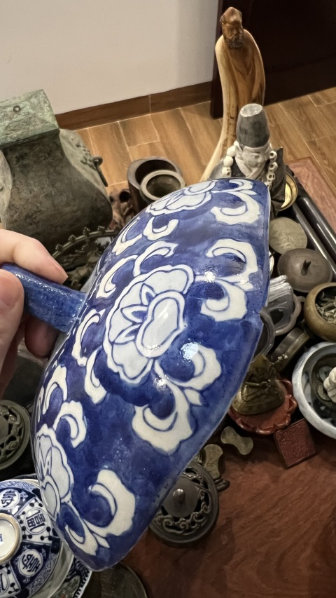 古玩陶瓷花卉紋青花蓋罐拍賣,當前價格199元