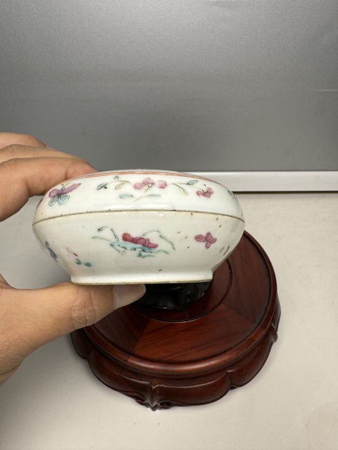古玩陶瓷同治?人物紋粉彩蓋盒拍賣,當前價格1280元