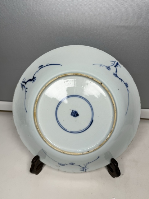 古玩陶瓷清早期·仿永宣青花淡描纏枝花卉紋盤拍賣，當前價格8000元