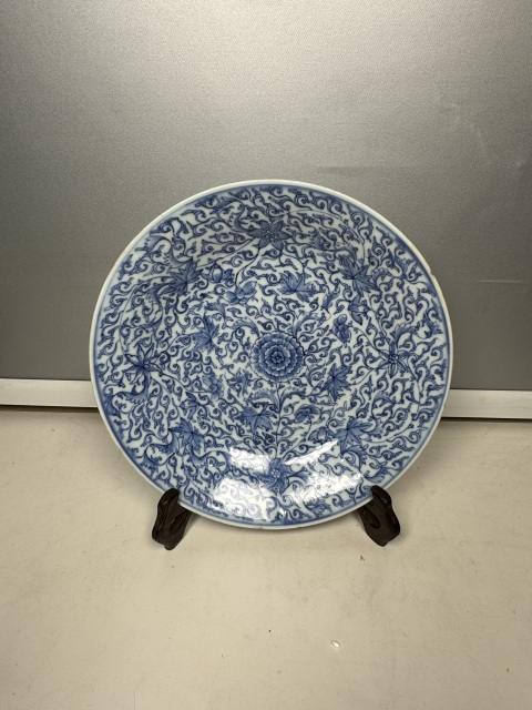 古玩陶瓷青花淡描纏枝花卉紋盤拍賣，當前價格4188元