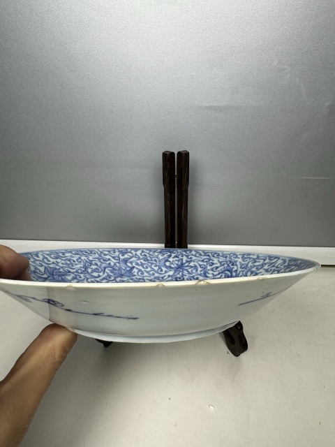 古玩陶瓷青花淡描纏枝花卉紋盤拍賣，當前價格4188元