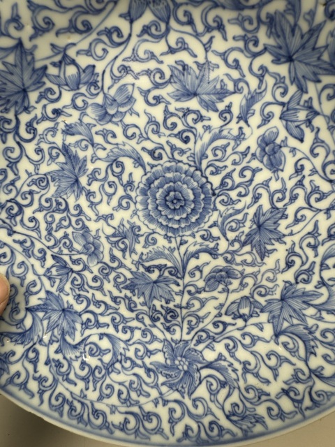 古玩陶瓷青花淡描纏枝花卉紋盤拍賣，當前價格4188元