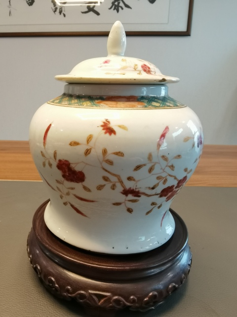 古玩陶瓷粉彩花卉紋將軍罐拍賣,當(dāng)前價格1750元