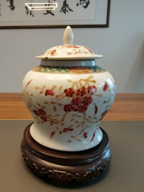 古玩陶瓷粉彩花卉紋將軍罐拍賣,當(dāng)前價格1750元