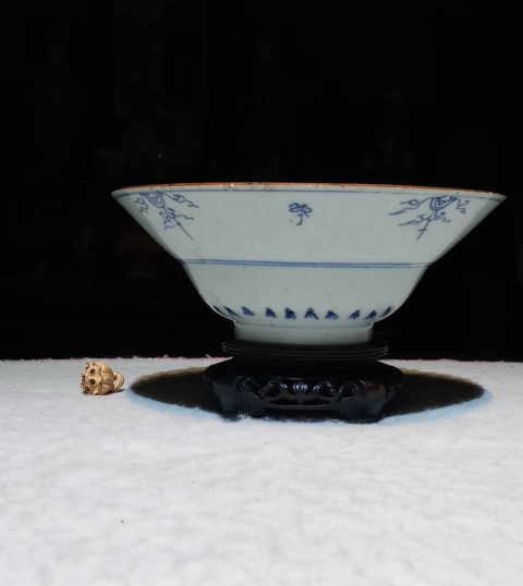 古玩陶瓷青花錦地開光花卉紋折腰碗拍賣,當前價格3000元