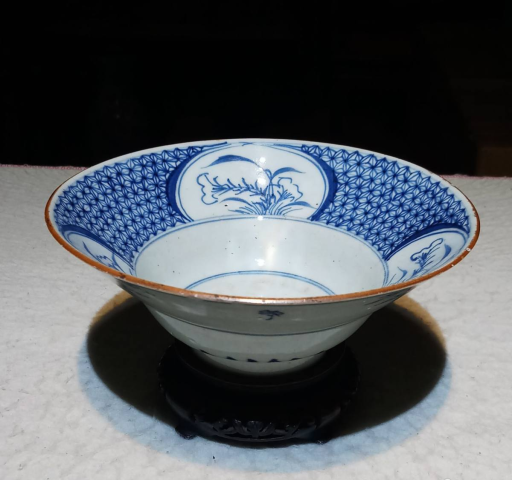 古玩陶瓷青花錦地開光花卉紋折腰碗拍賣,當前價格3000元