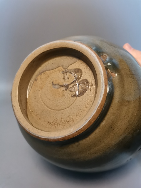 古玩陶瓷明末清初·青釉罐真品鑒賞圖