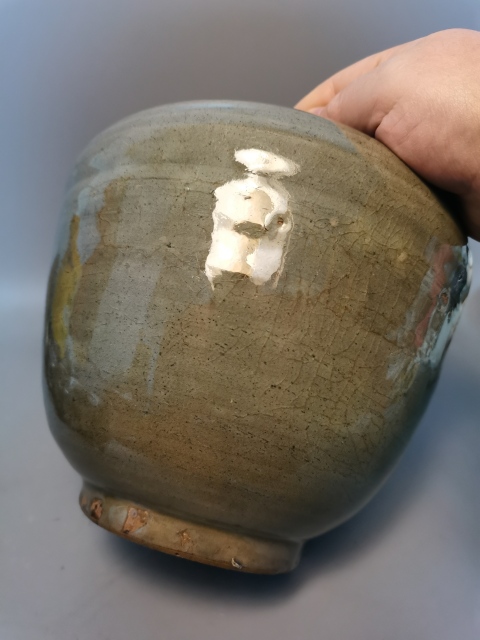 古玩陶瓷明末清初·青釉罐真品鑒賞圖
