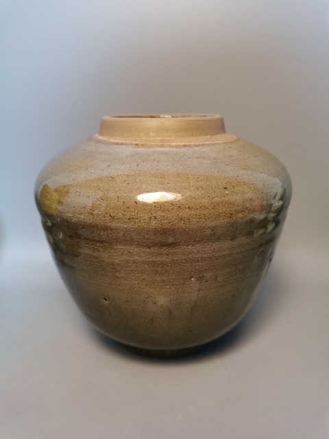 古玩陶瓷明末清初·青釉罐真品鑒賞圖